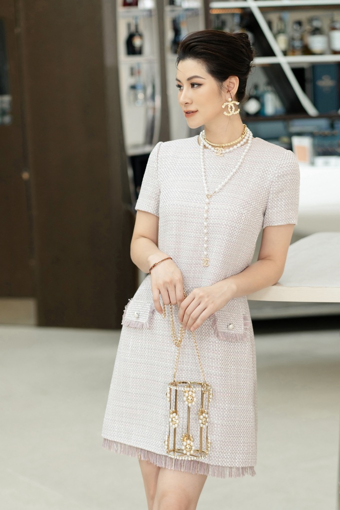Thời trang đời thường ấn tượng của cô Mơ Thương ngày nắng về - 8