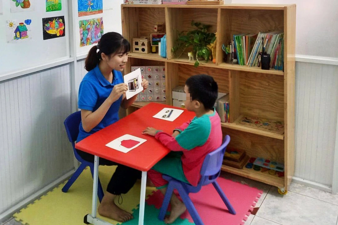 Nhiều phương pháp trị liệu trẻ tự kỷ ở Việt Nam bị thổi phồng hiệu quả - 2 Nhiều phương pháp trị liệu trẻ tự kỷ ở Việt Nam bị thổi phồng hiệu quả - 2