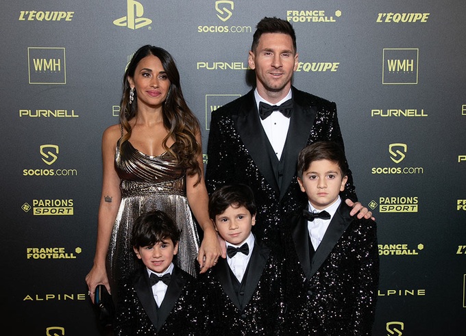Phong cách thời trang nam tính và khối tài sản đáng nể của Lionel Messi - 11 Phong cách thời trang nam tính và khối tài sản đáng nể của Lionel Messi - 11
