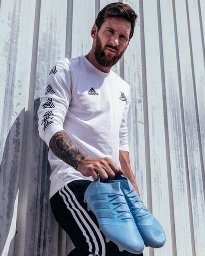 Phong cách thời trang nam tính và khối tài sản đáng nể của Lionel Messi - 5 Phong cách thời trang nam tính và khối tài sản đáng nể của Lionel Messi - 5